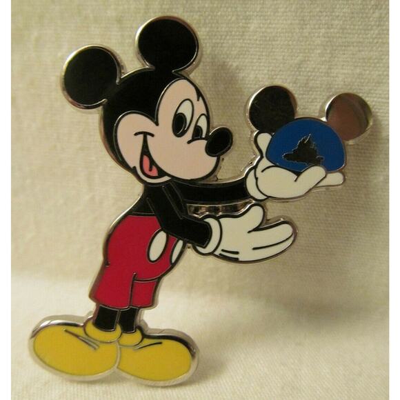 Disney Mickey Mouse Holding Mickey Silver Ears Hat 2009 Trading Pin #67009 - Picture 5 of 9